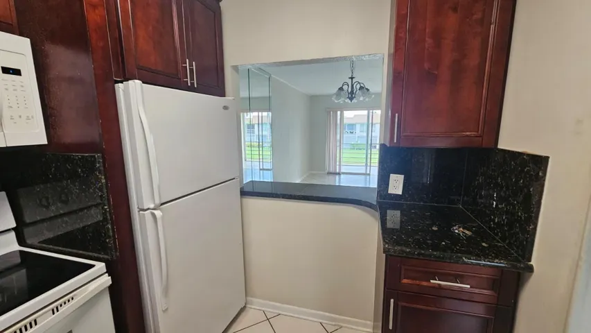 9911 SANDLEFOOT_FROM KITCHEN 2