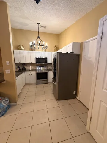 Pic 23 Kitchen 2