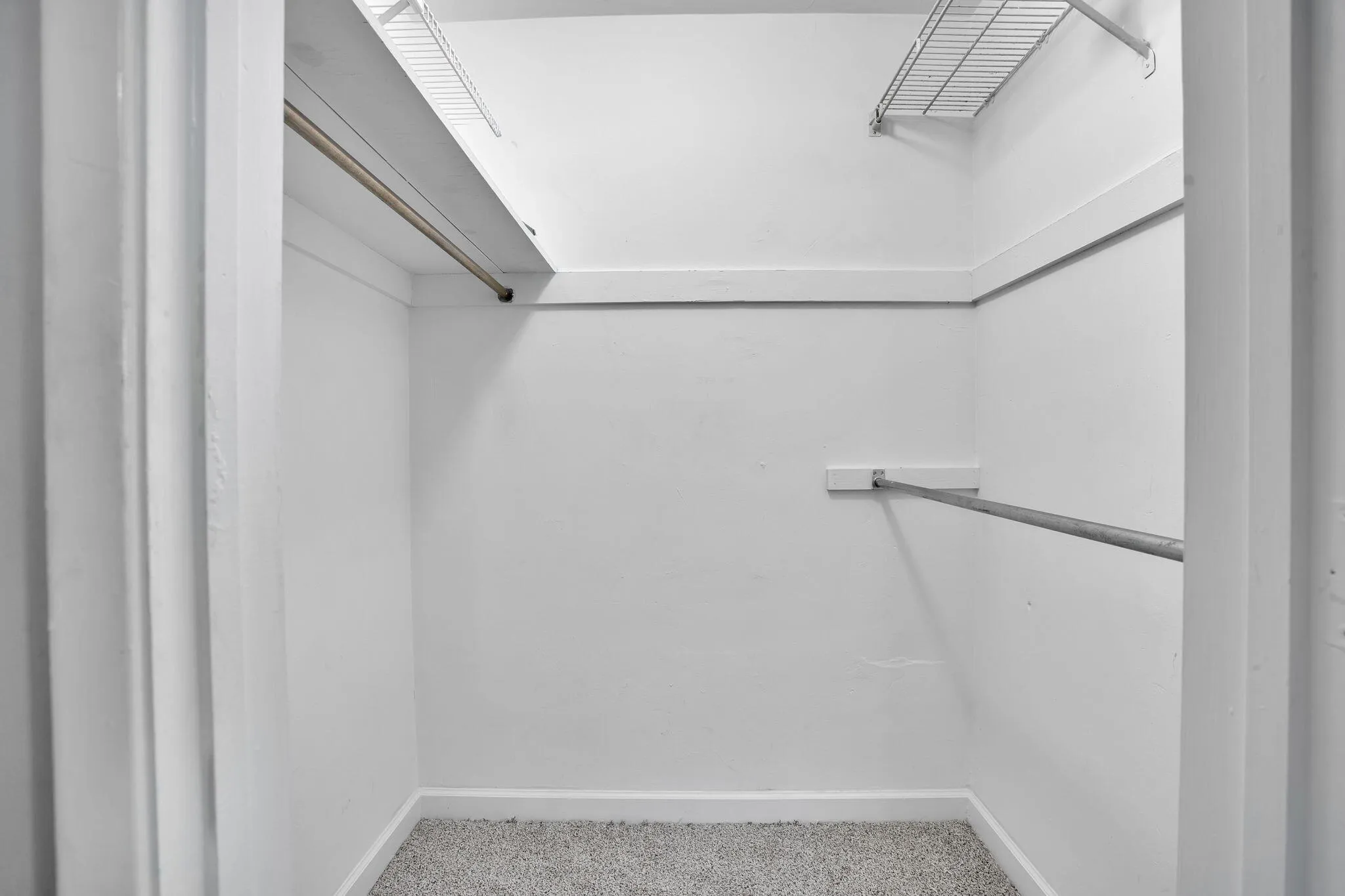 Walk-in Closter in Master Bedroom