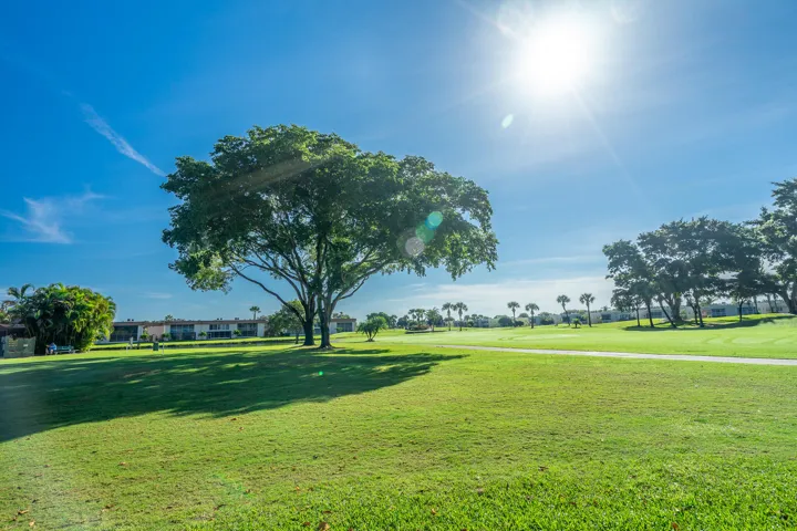 GOLF VIEW
