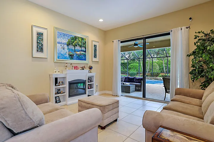 7593 NW 113th Ave -6