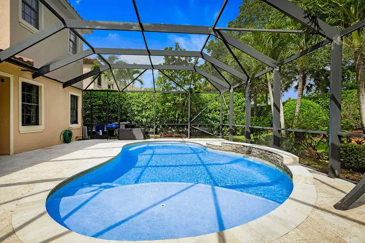 7593 NW 113th Ave -40
