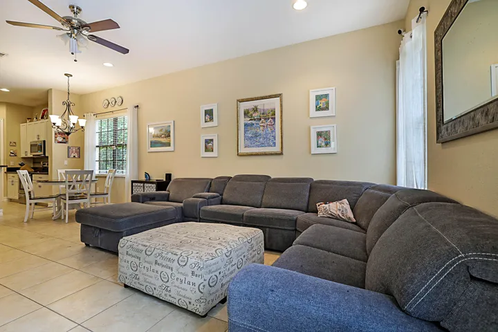 7593 NW 113th Ave -14