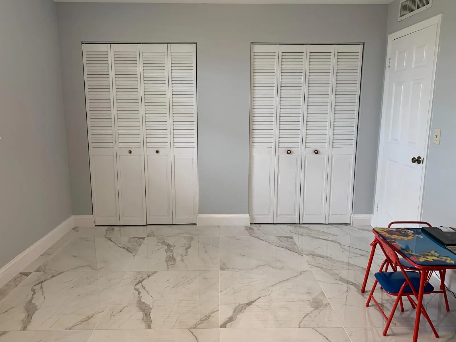 5700 311 bedroom