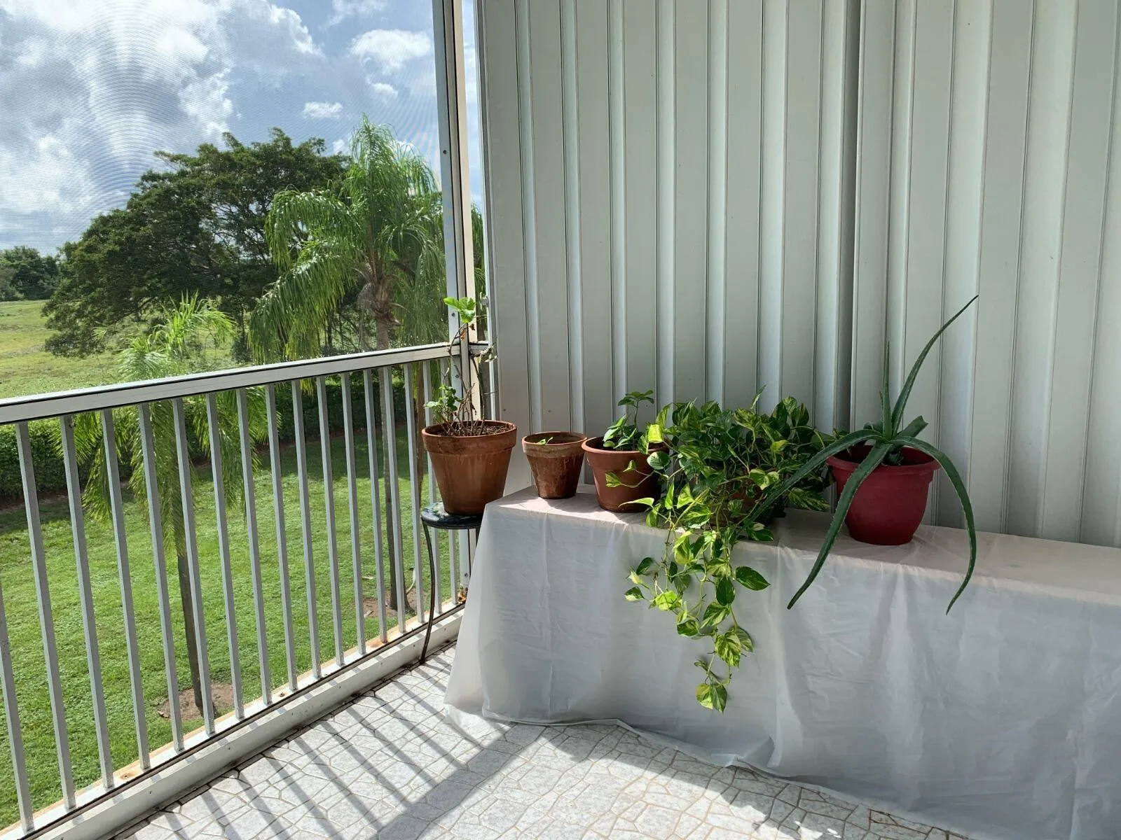 5700 311 patio