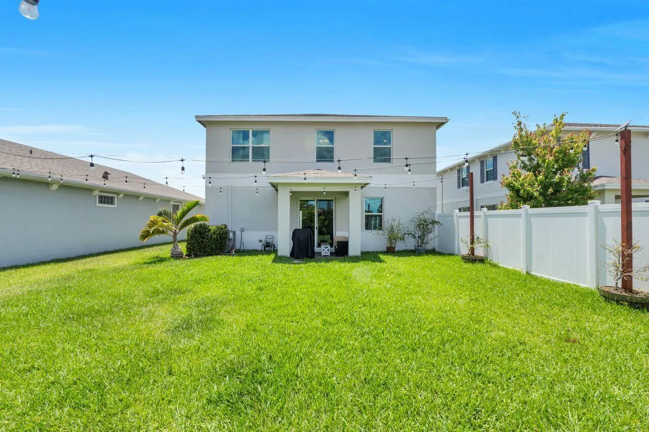 Large Backyard with Privacy Fence perfect for Entertaining