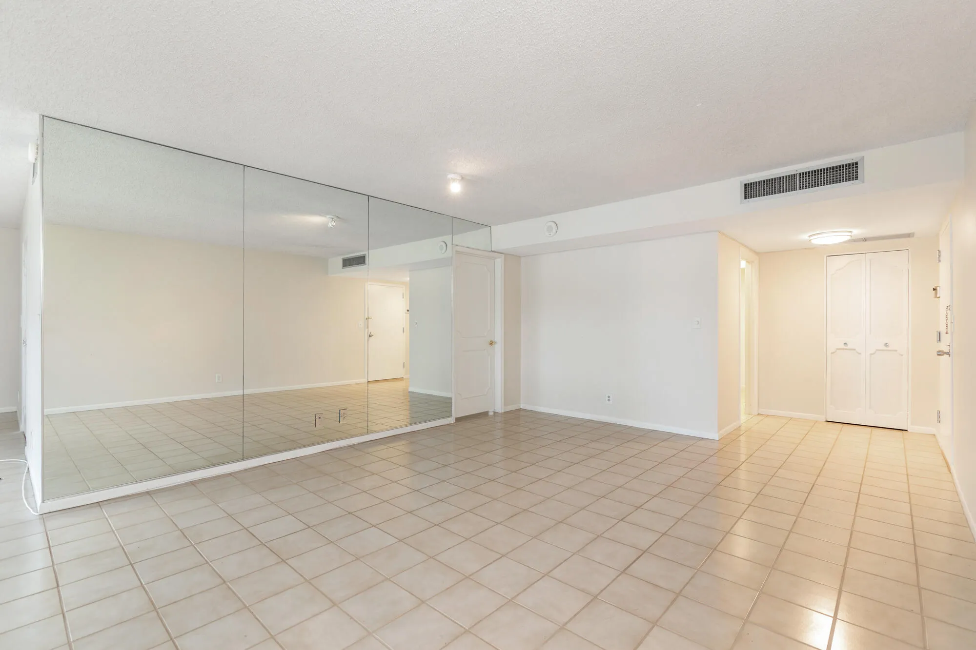 Living/Dining Area