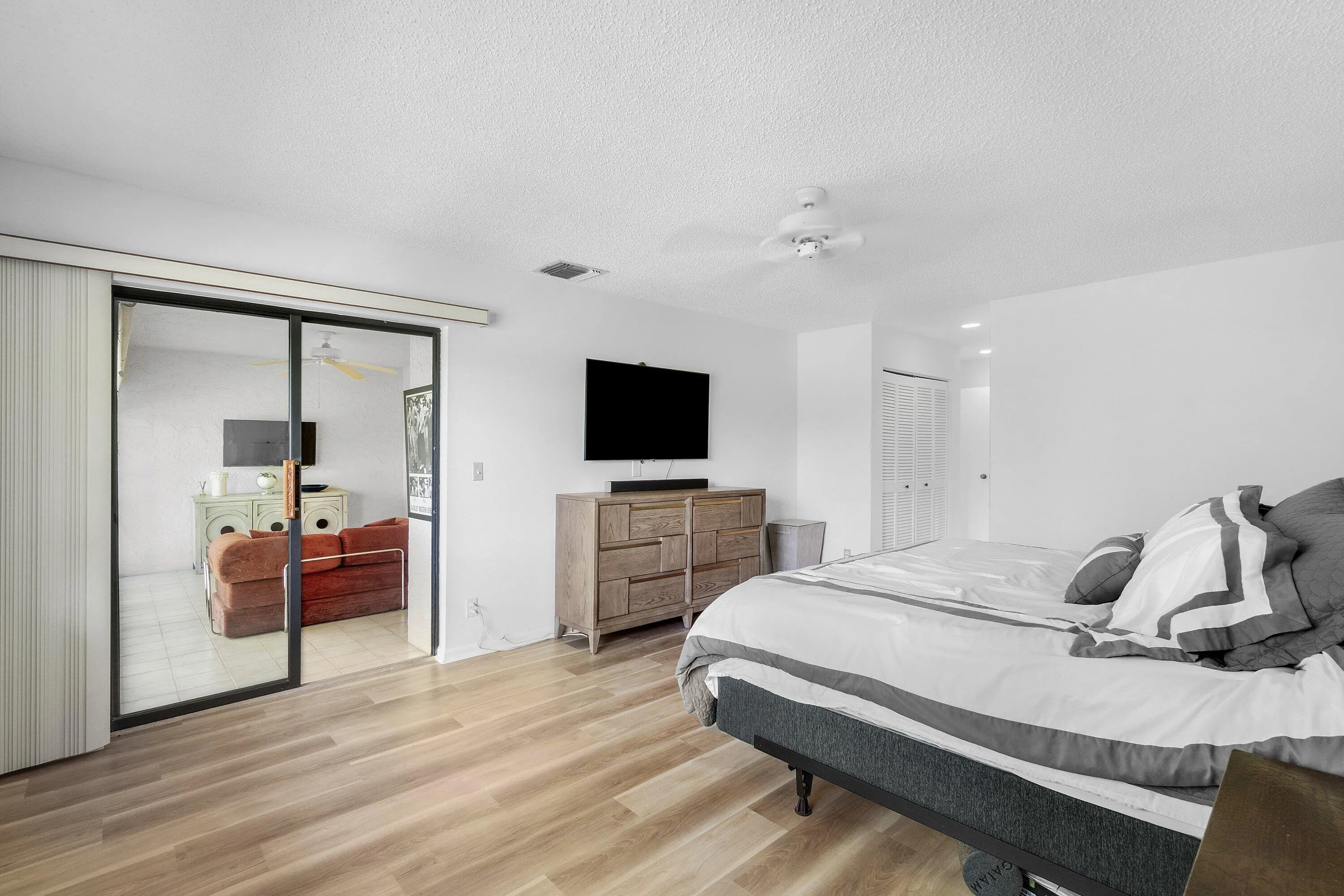 048-61EastgateDrive-H-BoyntonBeach-FL-33