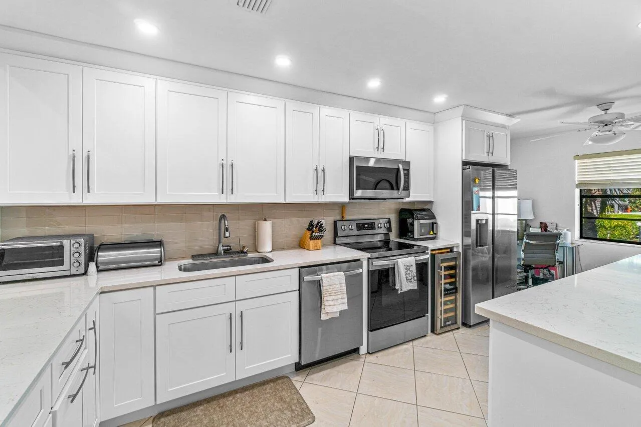 005-61EastgateDrive-D-BoyntonBeach-FL-33