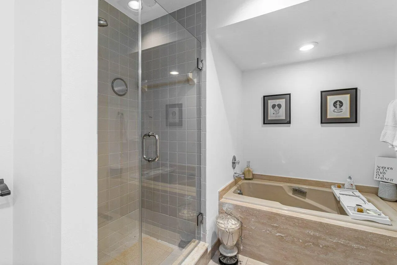 017-61EastgateDrive-D-BoyntonBeach-FL-33