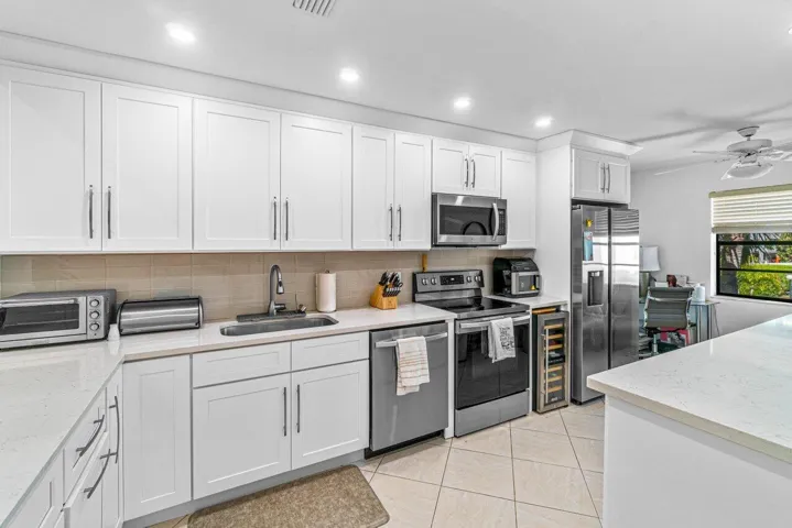 005-61EastgateDrive-D-BoyntonBeach-FL-33