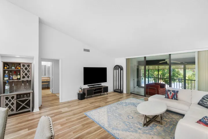 042-61EastgateDrive-H-BoyntonBeach-FL-33