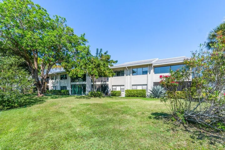 027-61EastgateDrive-D-BoyntonBeach-FL-33