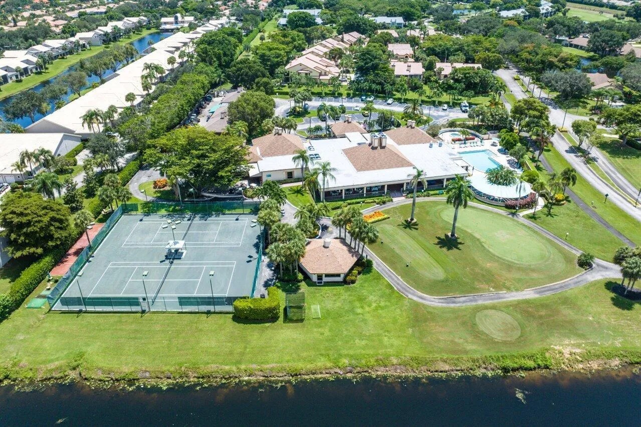 Country Club Complex