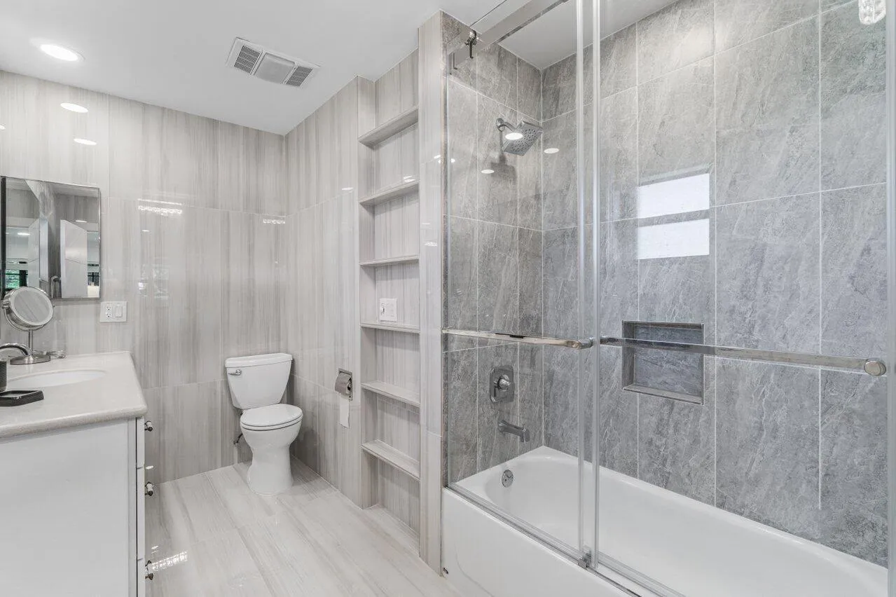 2nd Bathroom