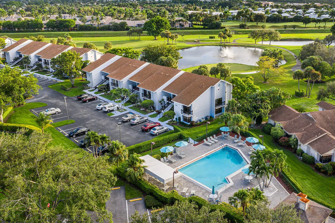 Country Club Community Pool