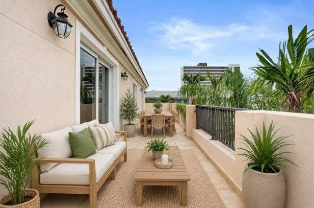 Third Floor Sun Deck, Virtually Staged