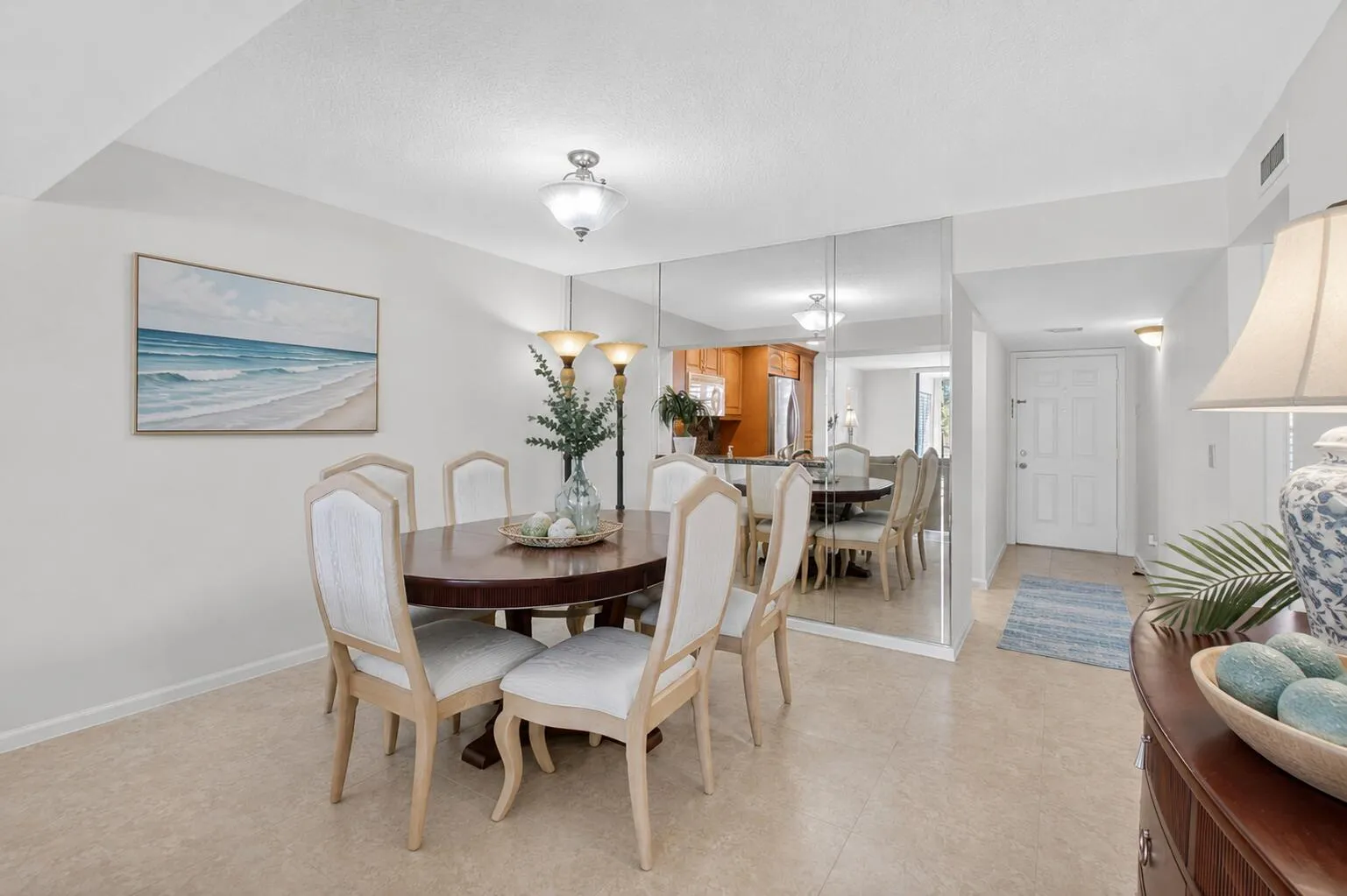 555 Banyan Tree Coastal Vibe Staging