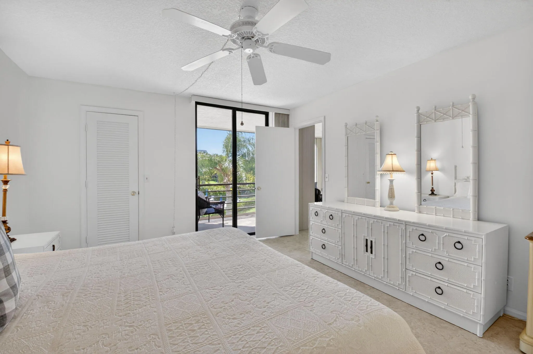 Bedroom Suite 2 w/ Lanai Access