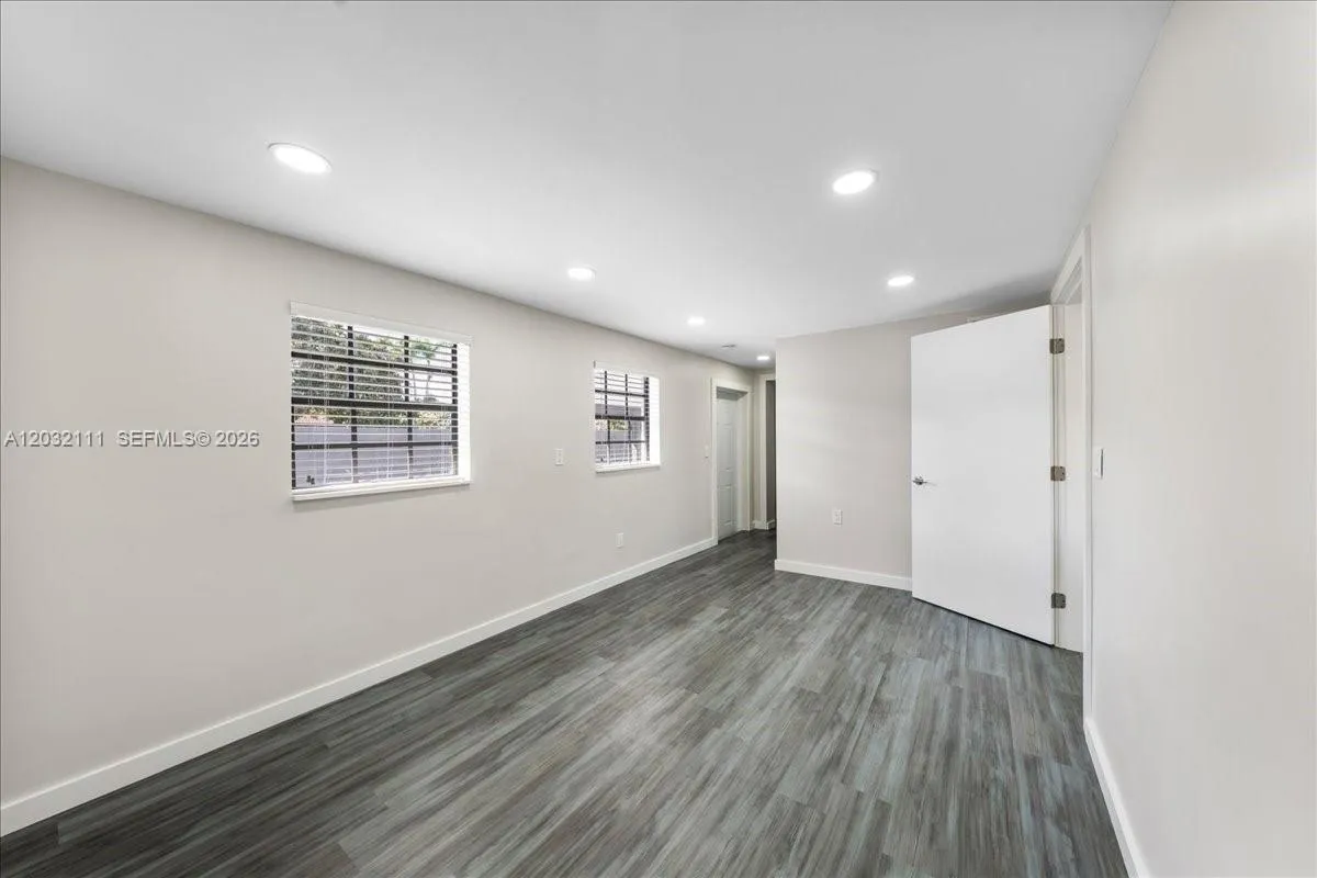 Property photo 44