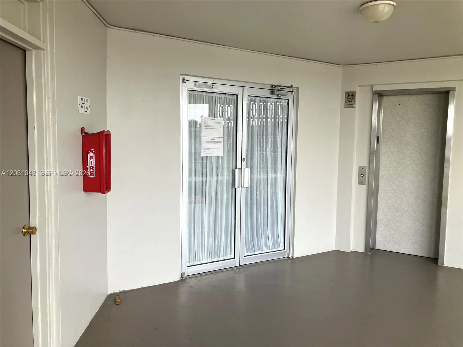 Elevator 4th Floor