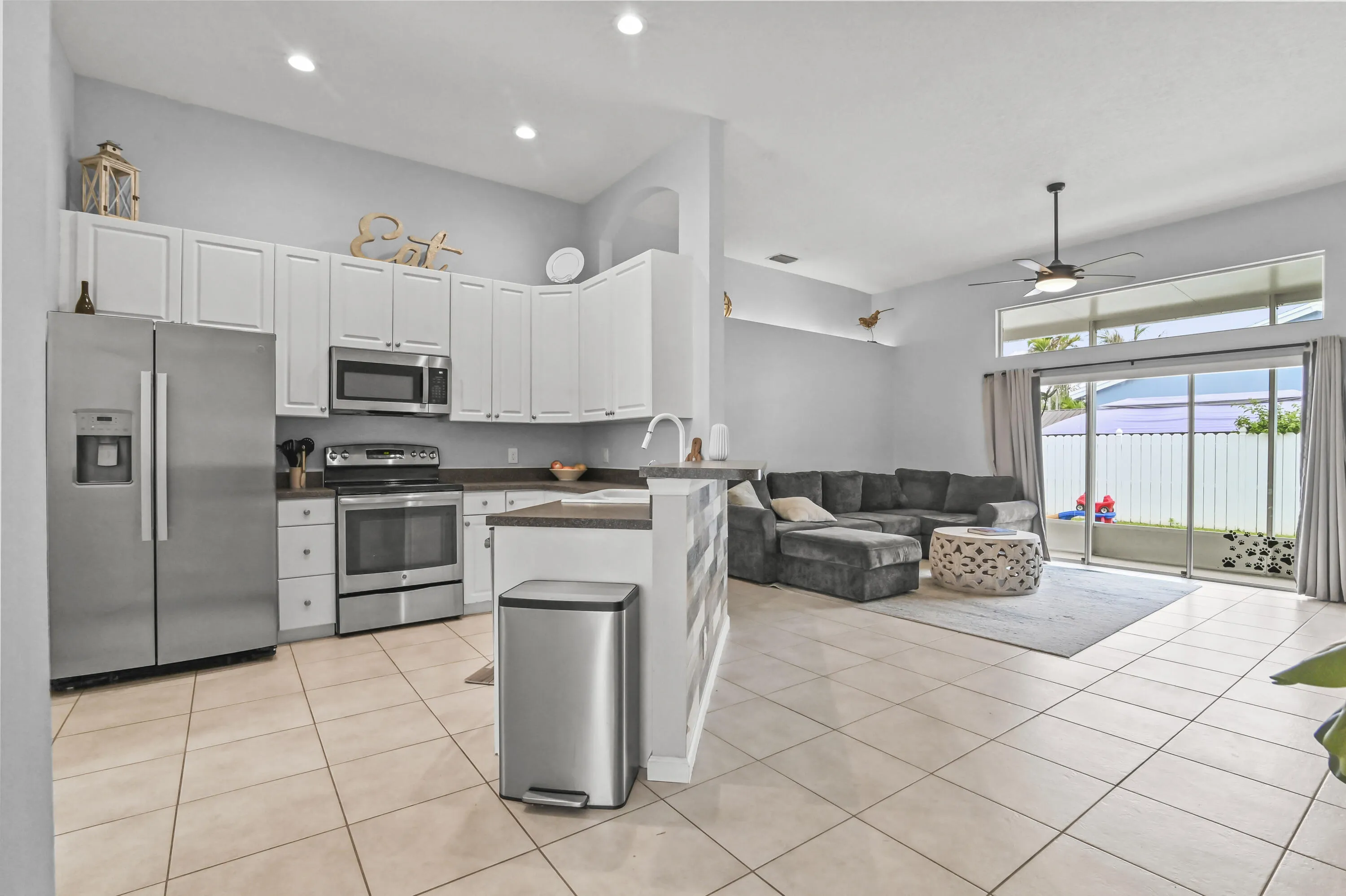 11 Kitchen 01