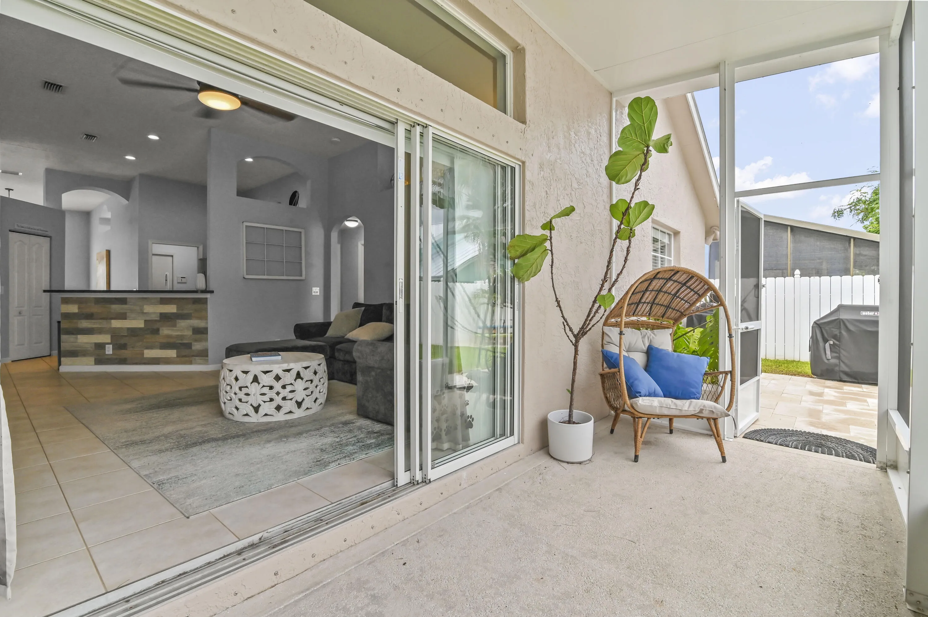 30 Patio 01