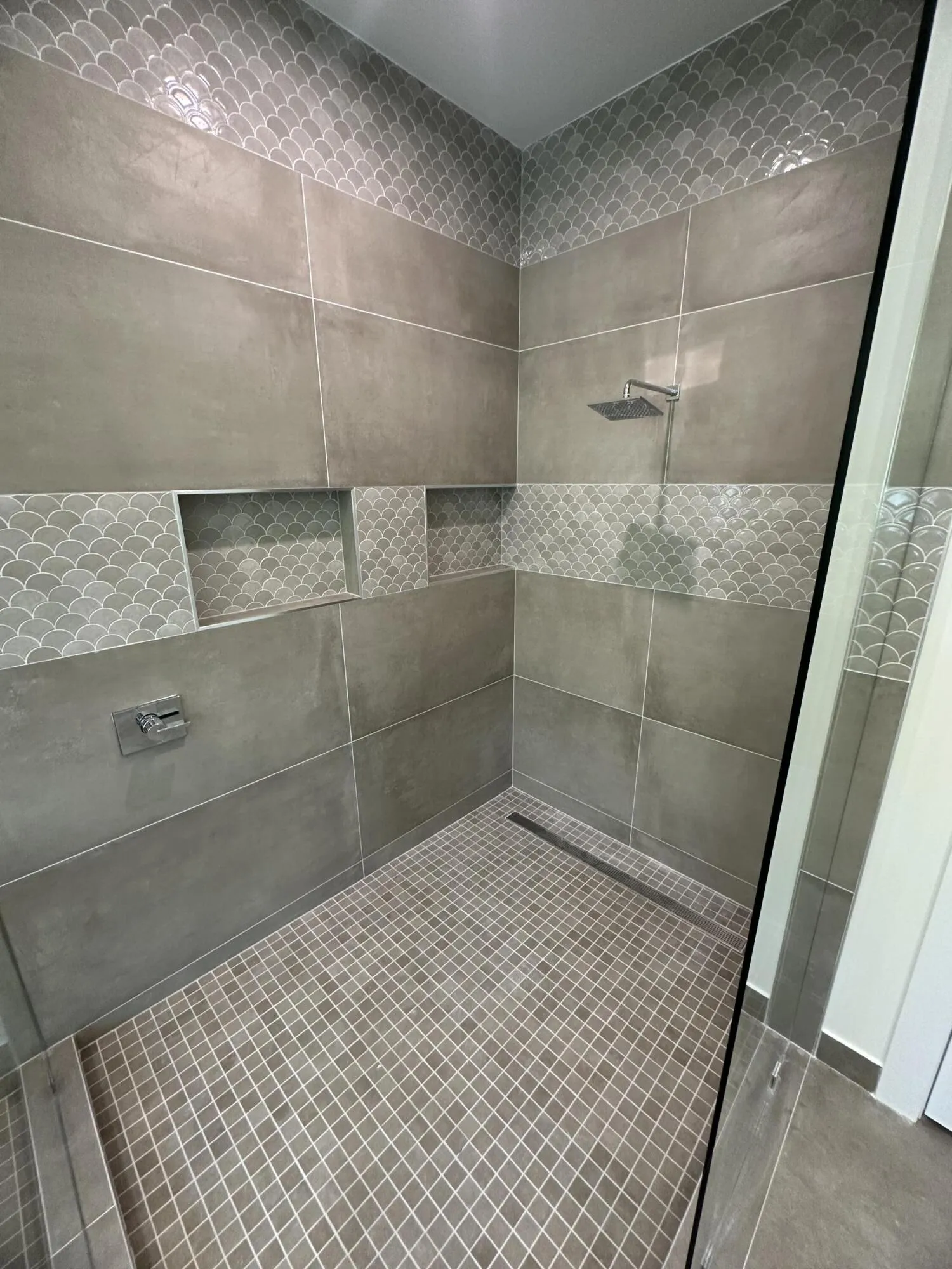 Spectacular Decorative Tile in Shower!
