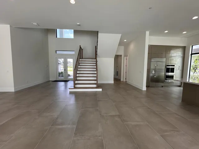12' Soaring Ceilings on Main Floor!!