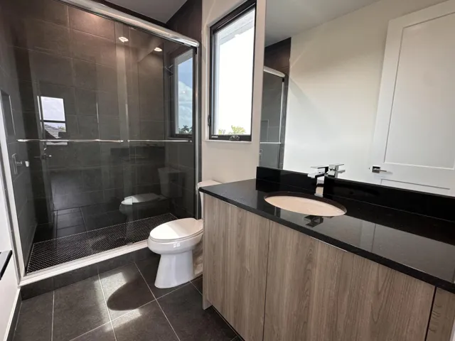 Lot 5 Bath 4