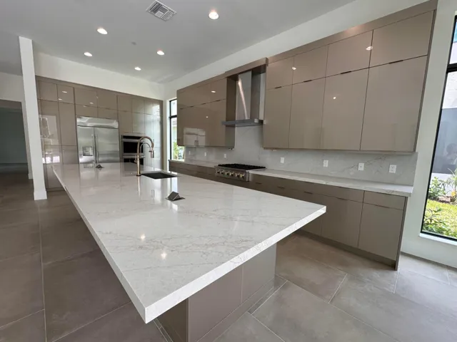 Lot 5 Kitchen 2