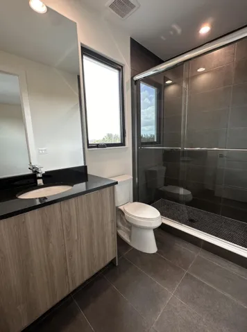Lot 5 Bath 5