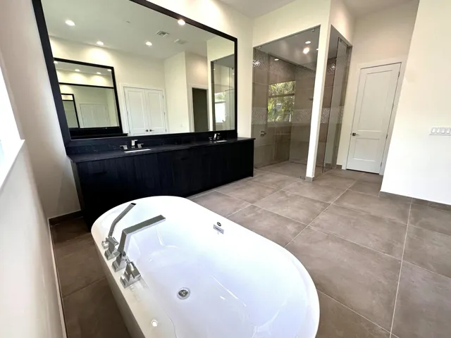 Lot 5 Master Bath 2