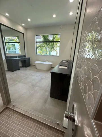 Lot 5 Master Bath Shower 2