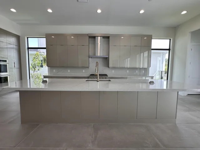 Magnificent Finishes in Kitchen!