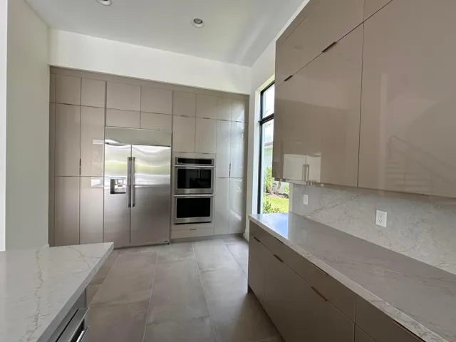 Lot 5 Kitchen Refrigerator and Oven Wall