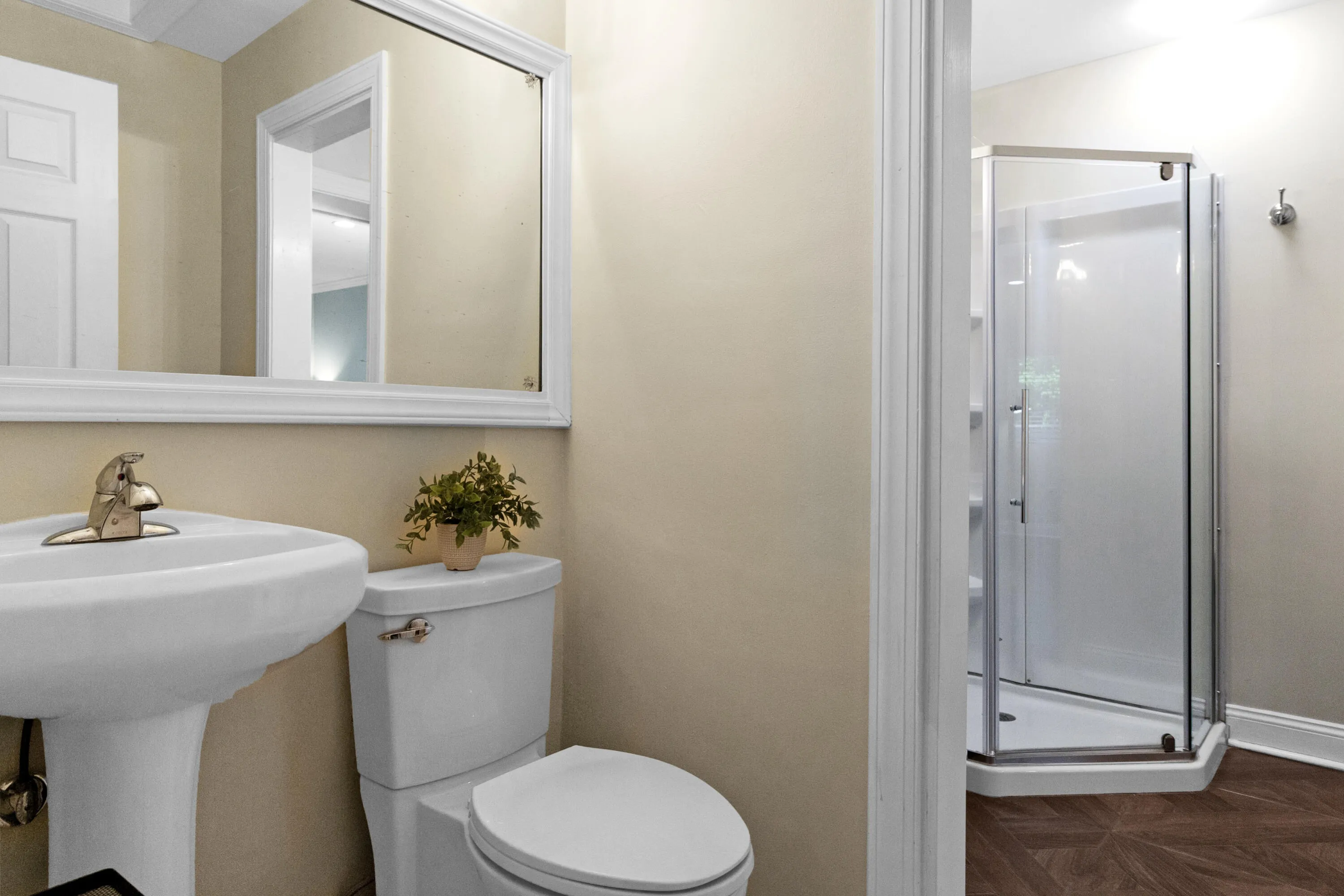 36_accutour_3240-lakeview-dr -036