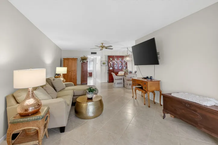 Spacious living room - TV included!