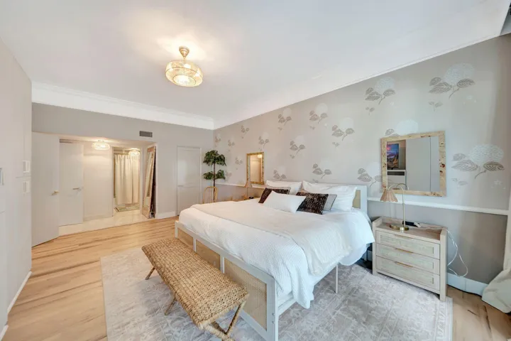 Brimary bedroom