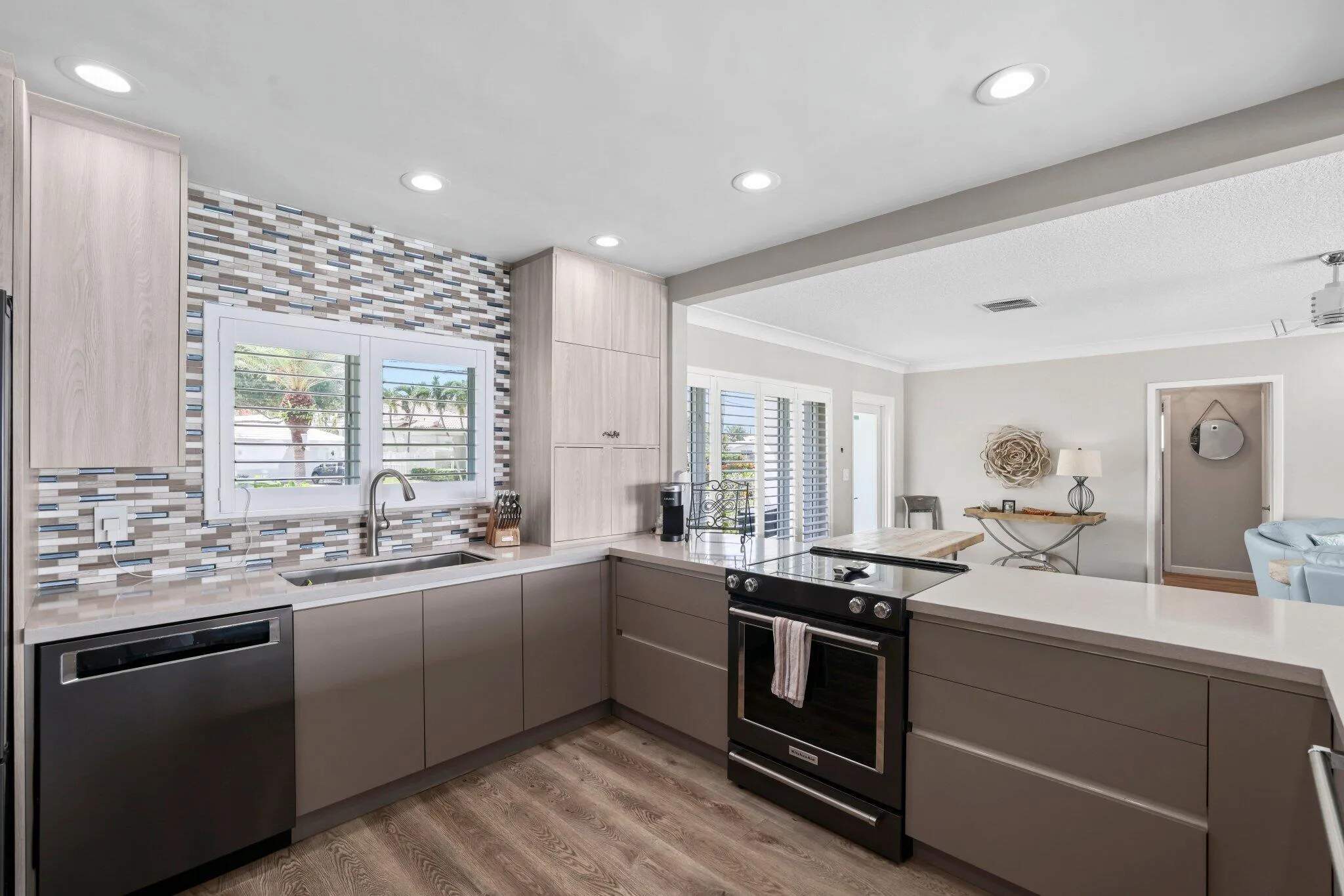 4021 Northeast 27th Terrace - 36.jpg-SMA