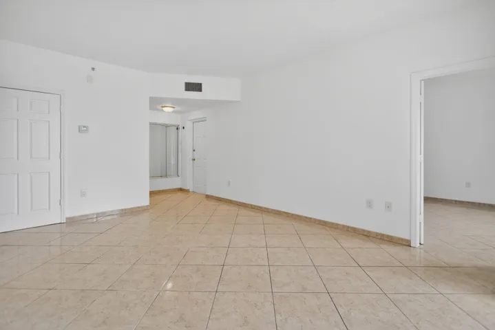 Living room 3