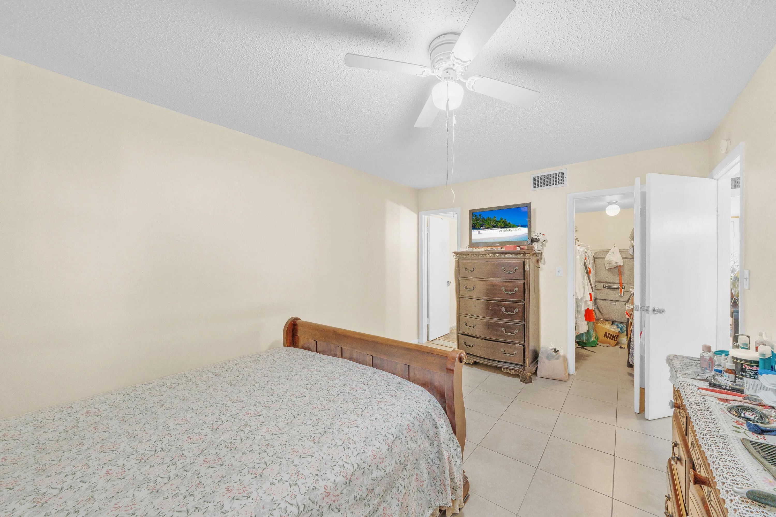 9 Primary Bedroom (2)