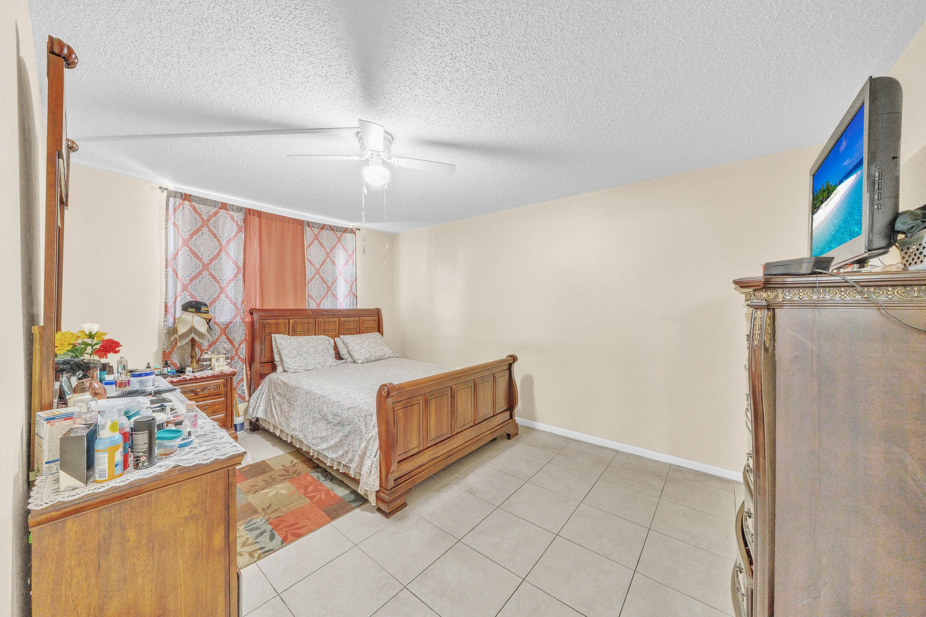 9 Primary Bedroom (1)