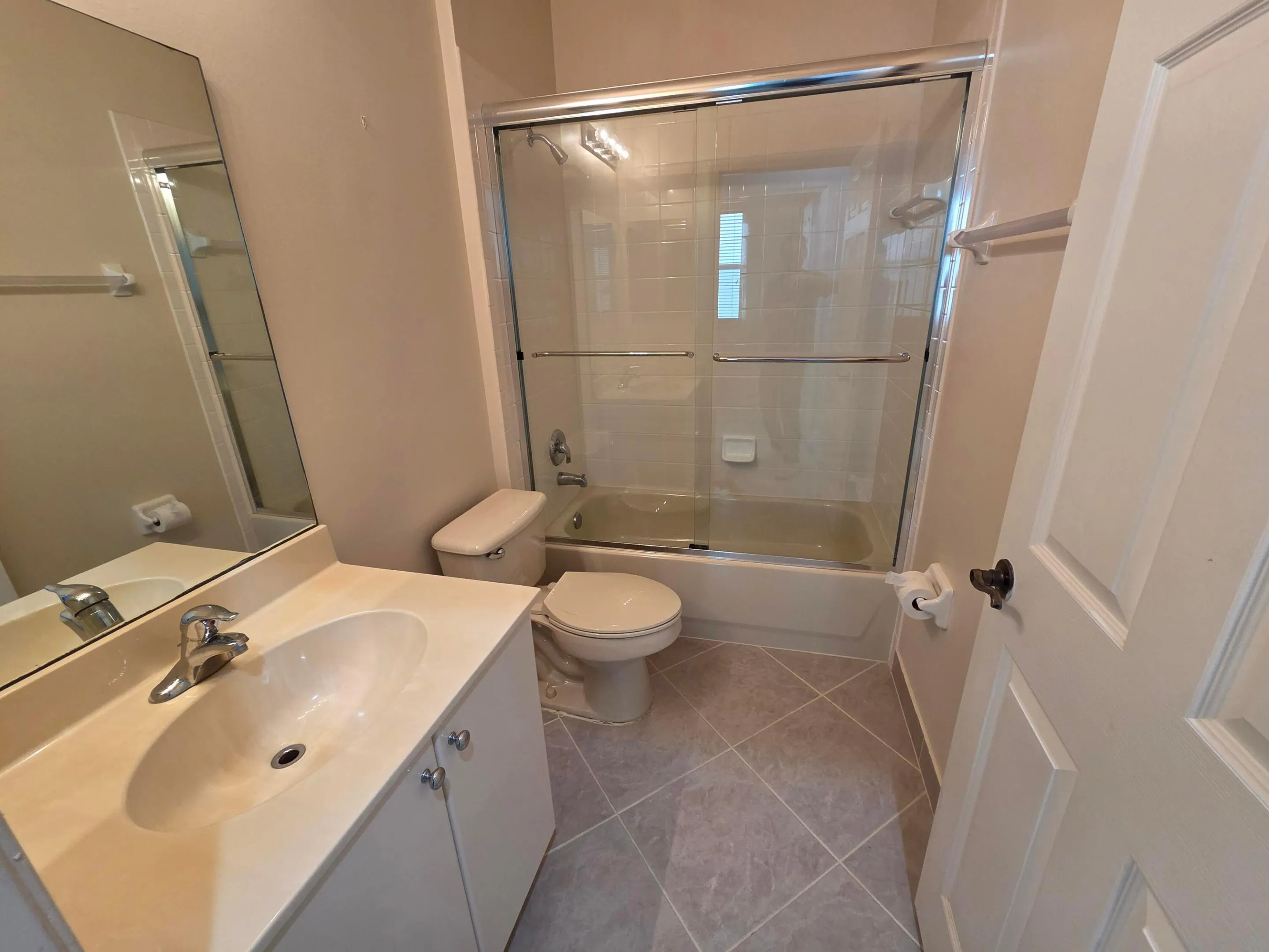 Guest BR Bath