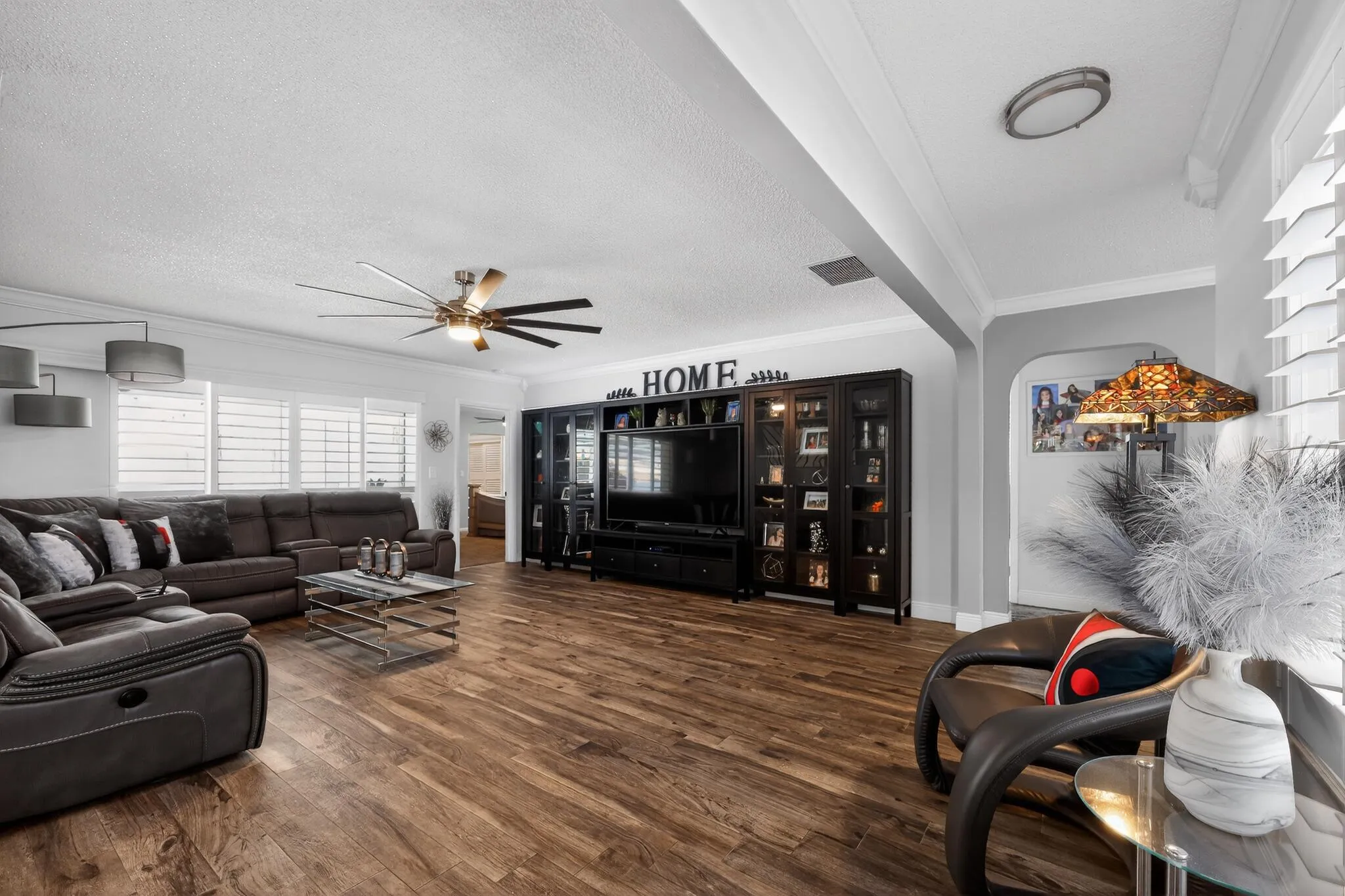 15_311_NW_93rd_Terrace-Living_room-0049