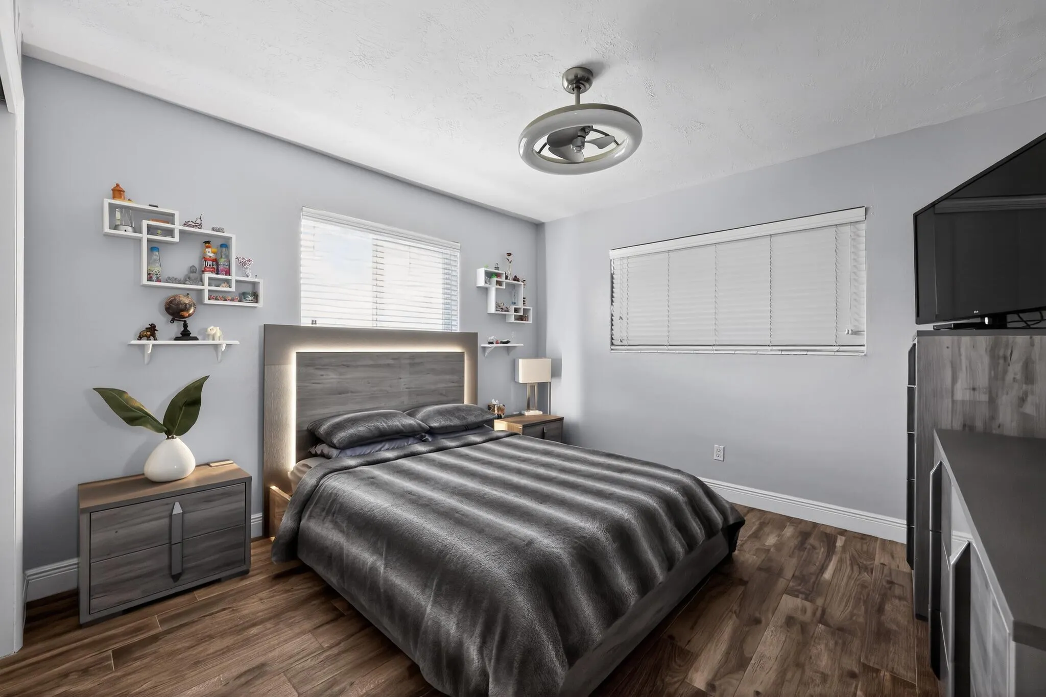 20_311_NW_93rd_Terrace-Bedroom-0004