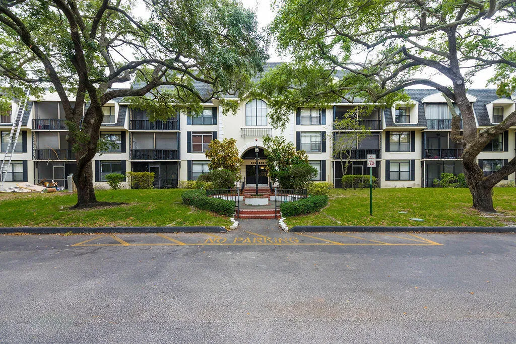 3680InverraryLnDrapt1V.Lauderhill-25