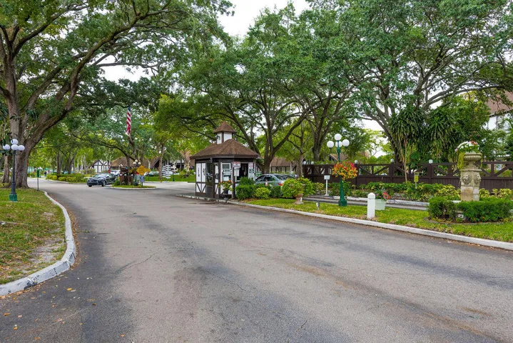 3680InverraryLnDrapt1V.Lauderhill-34