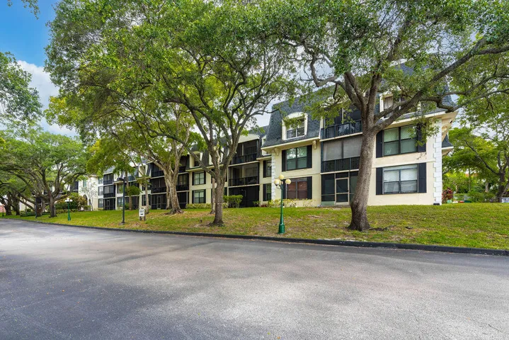 3680InverraryLnDrapt1V.Lauderhill-27