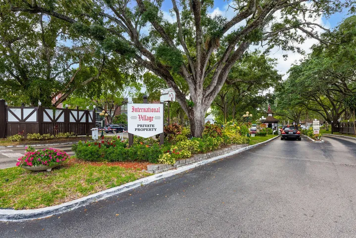 3680InverraryLnDrapt1V.Lauderhill-35
